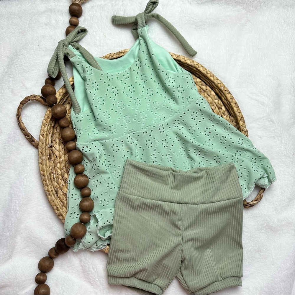Handmade Eyelet Set
